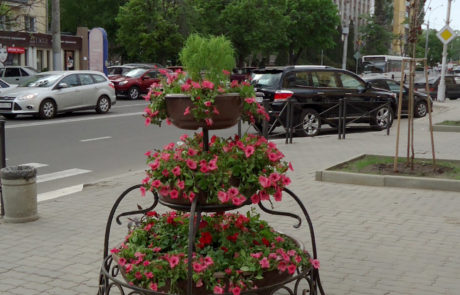 Конструкция из вазонов для цветов уличная "Каскад"